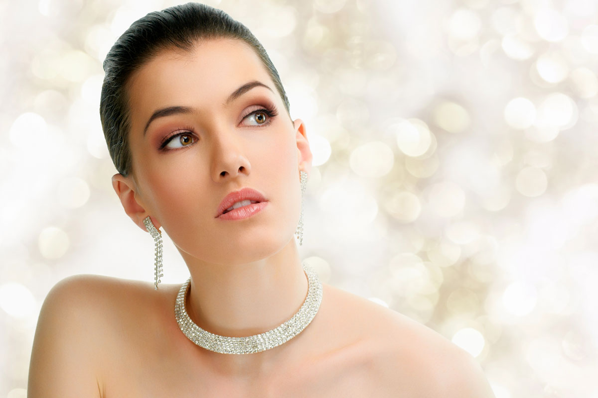 Bijoux tendance 2025 : toutes les nouveautés et styles à adopter cette année