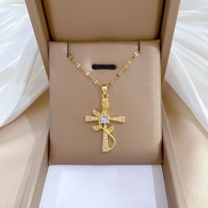 Collier « Croix Éternelle »