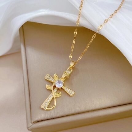 Collier « Croix Éternelle »
