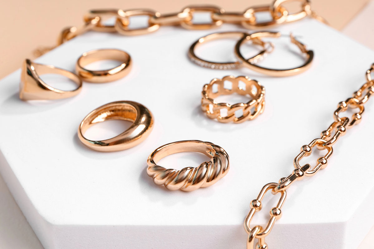 Comment bien choisir la taille de sa bague, chaîne ou bracelet ?