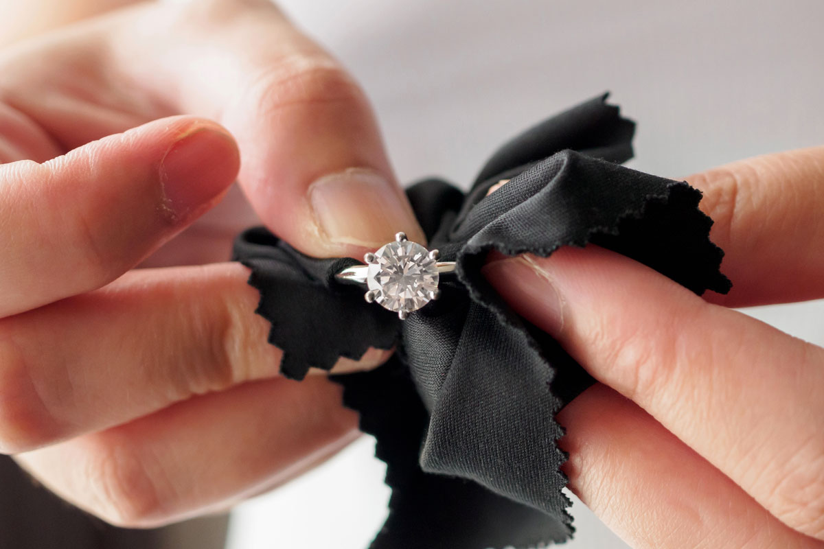 Comment éviter que ses bijoux noircissent ?