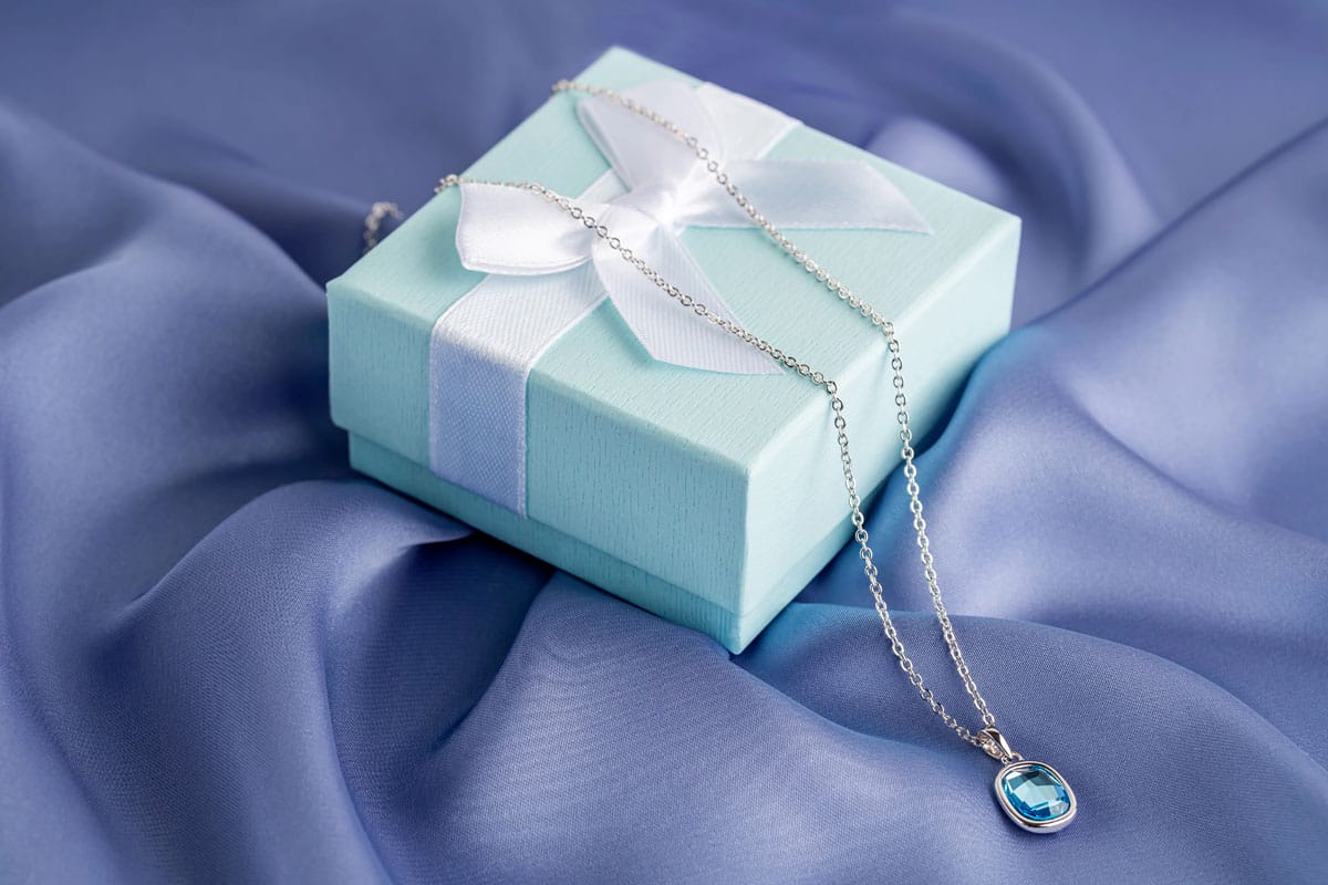 Idées cadeaux bijoux : comment choisir le bijou parfait pour chaque occasion ?