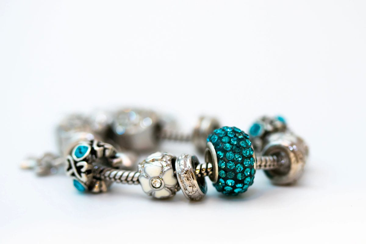 Idées cadeaux bijoux pour ado : comment viser juste ?